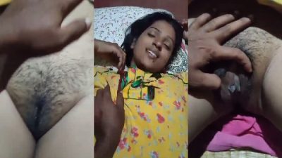 Apni girlfriend ki chut ke sath khel raha desi ladka