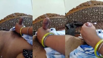 Desi Indian mausi ne muth mari