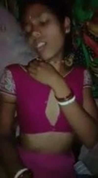 Gaanw ki village girl ki english shot laga ke chudai