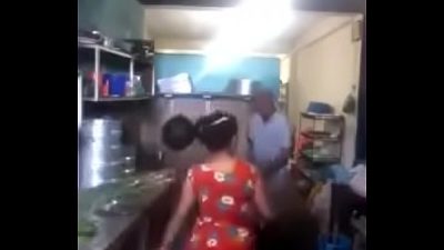 Uncle ne kitchen me kamwali chodi