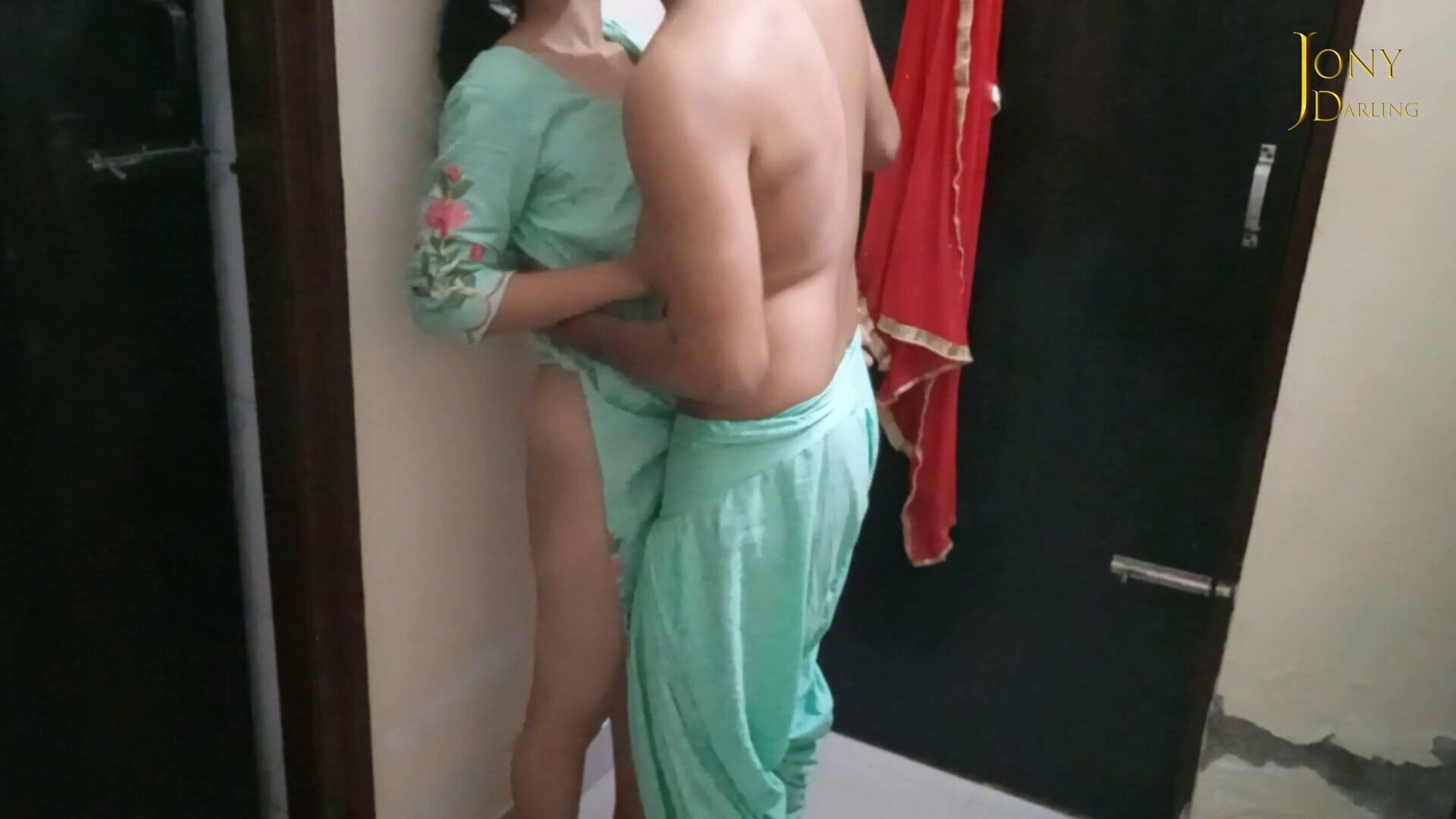 Sagi Chachi Ki Pyasi Chut Me Lund Ki Khushi Di
