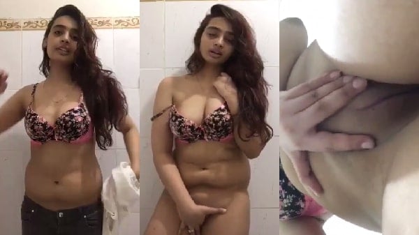 Sundar Ladki Nai Nagi Hoke Chut Mai Ungli Kiya